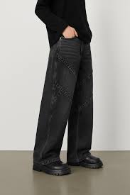 SHREDDED STRAIGHT FIT image 2